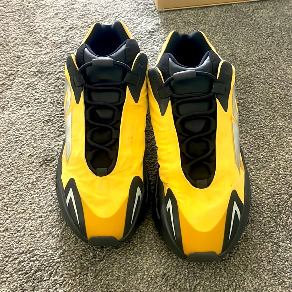 Yeezy 700 MNVN